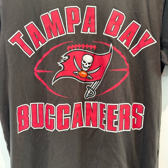 Unisex Tampa Bay Buccaneers T-Shirt - Picture 2 of 6